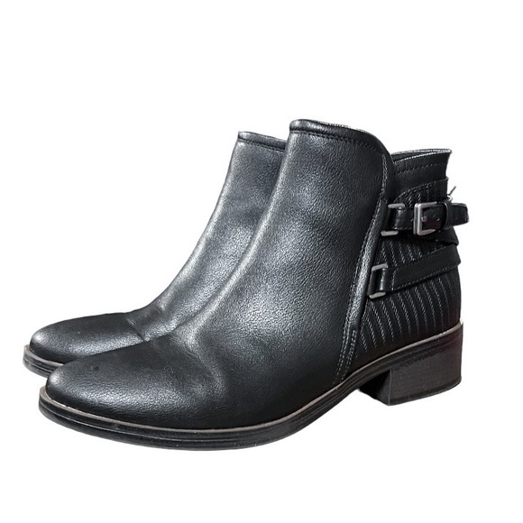 BareTraps Mackenzie Booties - Picture 5 of 8